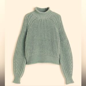 Olive knit mock neck sweater 💚🍃